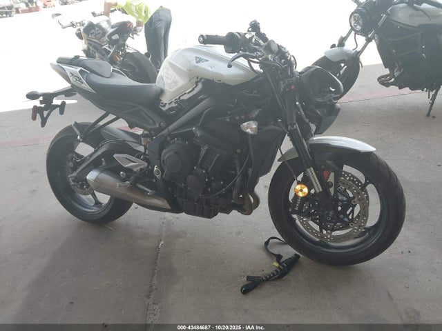 2024 TRIUMPH MOTORCYCLE STREET TRIPLE SMTA604S4RTBJ7899