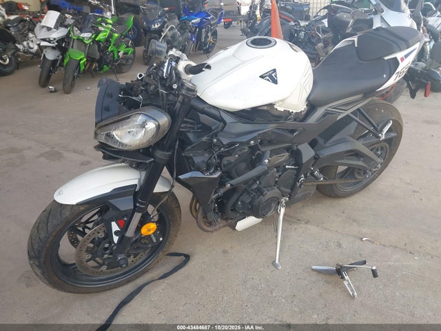 2024 TRIUMPH MOTORCYCLE STREET TRIPLE SMTA604S4RTBJ7899 Photo 1