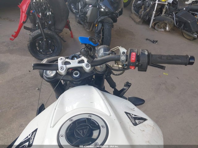 2024 TRIUMPH MOTORCYCLE STREET TRIPLE SMTA604S4RTBJ7899 Photo 6