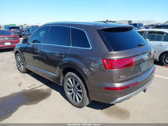 2018 AUDI Q7 WA1VAAF77JD012082 Photo 2