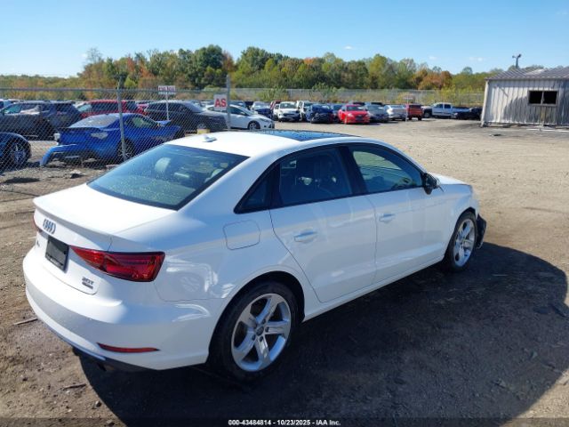 2017 AUDI A3 WAUB8GFFXH1010916 Photo 3