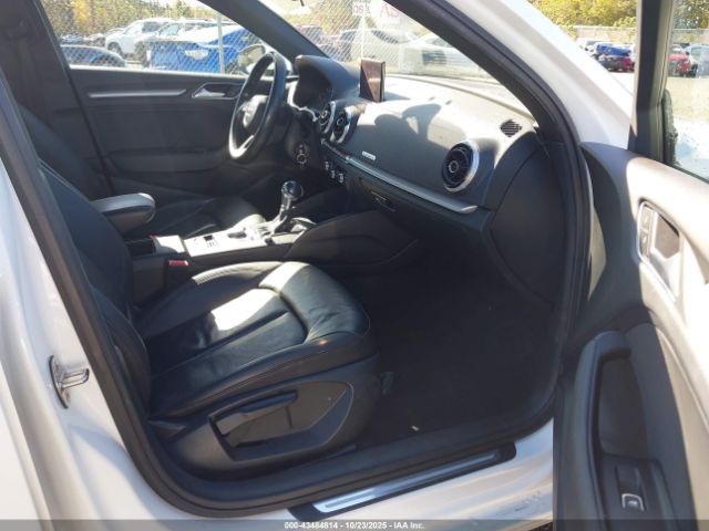 2017 AUDI A3 WAUB8GFFXH1010916 Photo 4