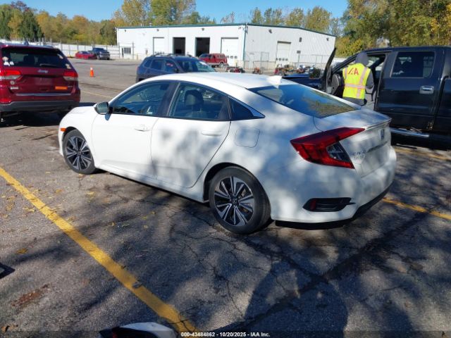 2018 HONDA CIVIC JHMFC1F70JX033583 Photo 2