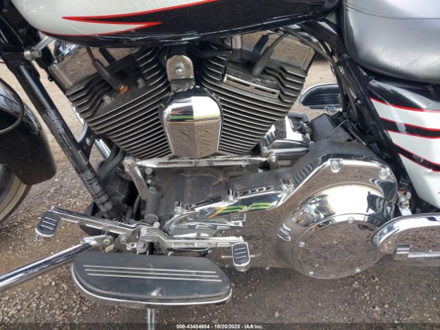 2016 HARLEY-DAVIDSON FLHX 1HD1KBM10GB687569 Photo 8