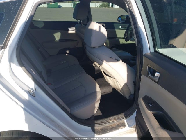 KIA Optima Lx 2017 5XXGT4L31HG143651 Image 8