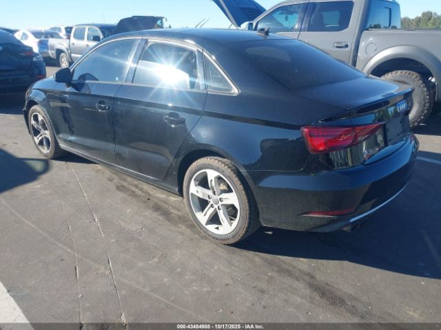 2018 AUDI A3 WAUAUGFF3J1068606 Photo 2