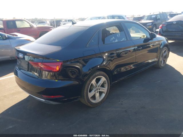 2018 AUDI A3 WAUAUGFF3J1068606 Photo 3