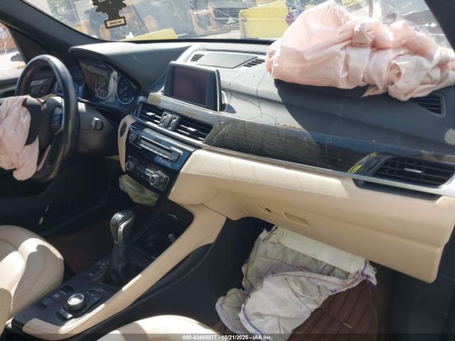 2018 BMW X1 WBXHT3C3XJ5K21131 Photo 4