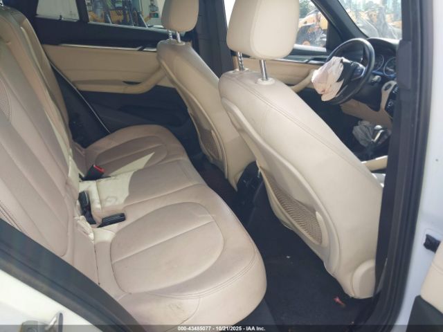 2018 BMW X1 WBXHT3C3XJ5K21131 Photo 7