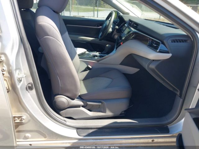 2019 TOYOTA CAMRY 4T1B11HK2KU843285 Photo 4