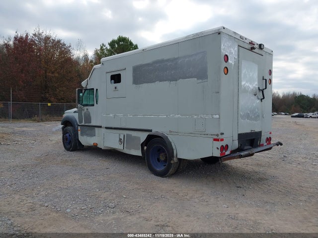 Ford F-550 Chassis Xl 2015 1FDAF5GT9FEC17408 Image 3