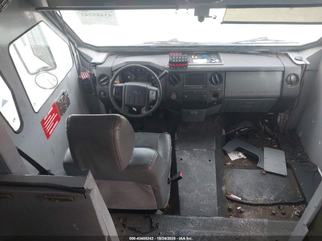 Ford F-550 Chassis Xl 2015 1FDAF5GT9FEC17408 Image 7