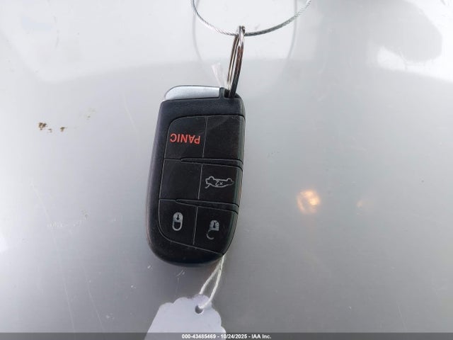 Chrysler 200 Limited 2015 1C3CCCABXFN633191 Image 11