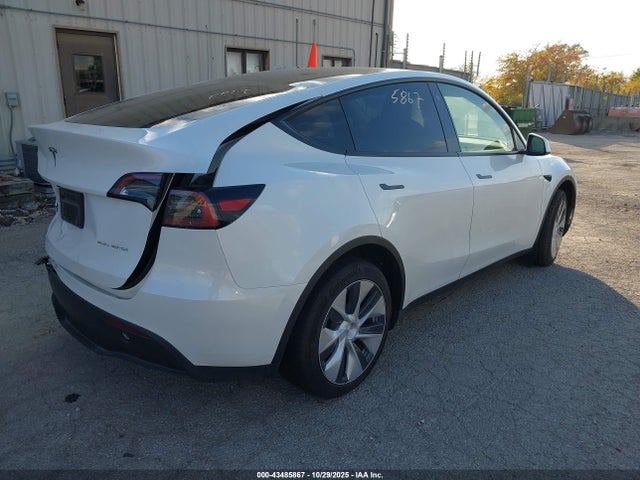 2023 TESLA MODEL Y 7SAYGDEE1PF749236 Photo 3
