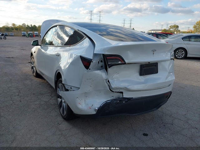 2023 TESLA MODEL Y 7SAYGDEE1PF749236 Photo 5