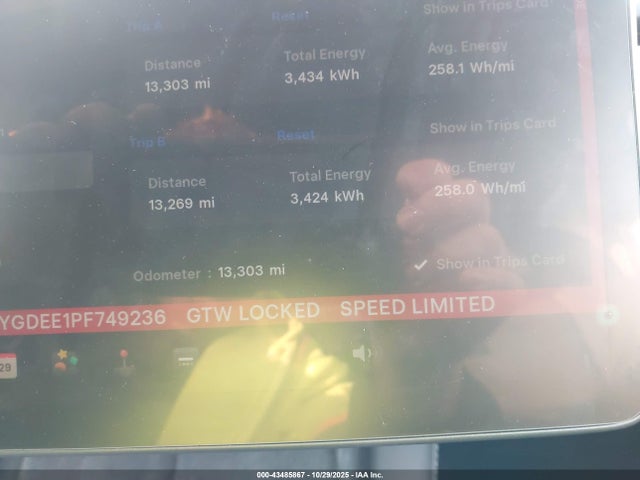 2023 TESLA MODEL Y 7SAYGDEE1PF749236 Photo 6