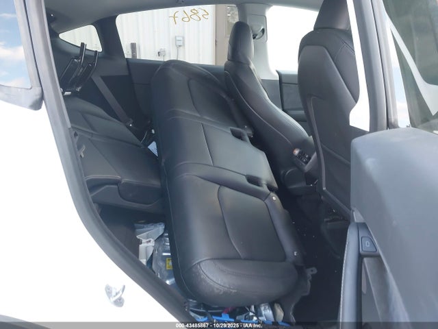 2023 TESLA MODEL Y 7SAYGDEE1PF749236 Photo 7