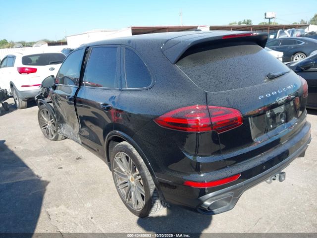 2017 PORSCHE CAYENNE WP1AA2A26HKA83493 Photo 2