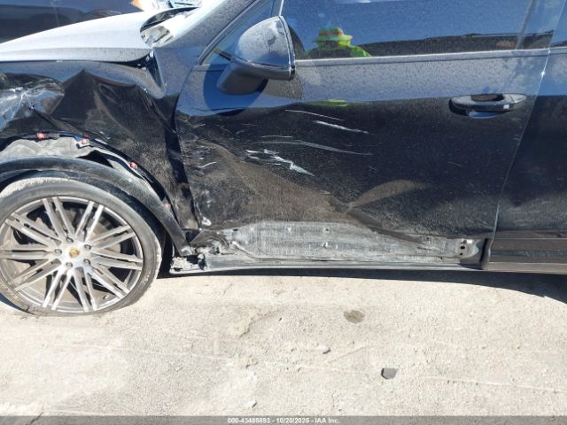 2017 PORSCHE CAYENNE WP1AA2A26HKA83493 Photo 5