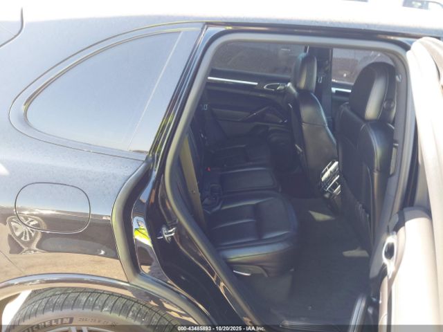 2017 PORSCHE CAYENNE WP1AA2A26HKA83493 Photo 7