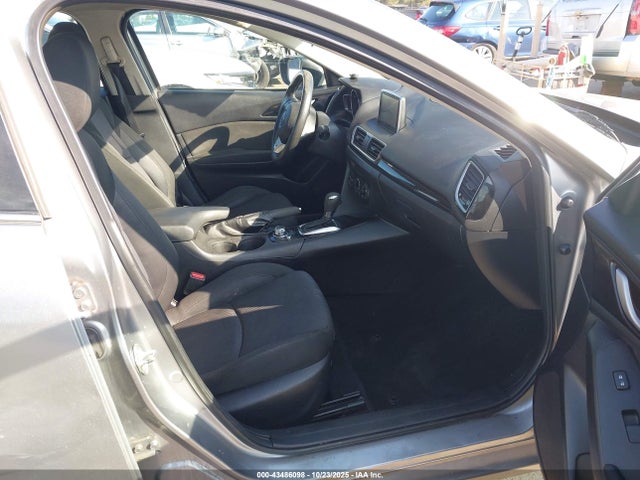 3MZBM1U74GM302745 Mazda pe