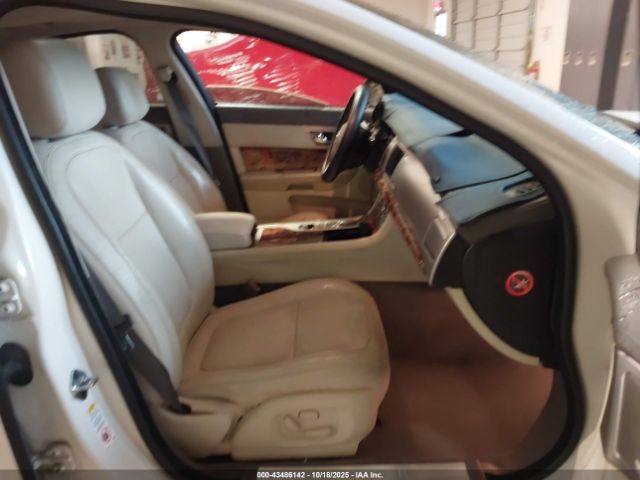 2009 JAGUAR XF SAJWA06B59HR04930 Photo 4