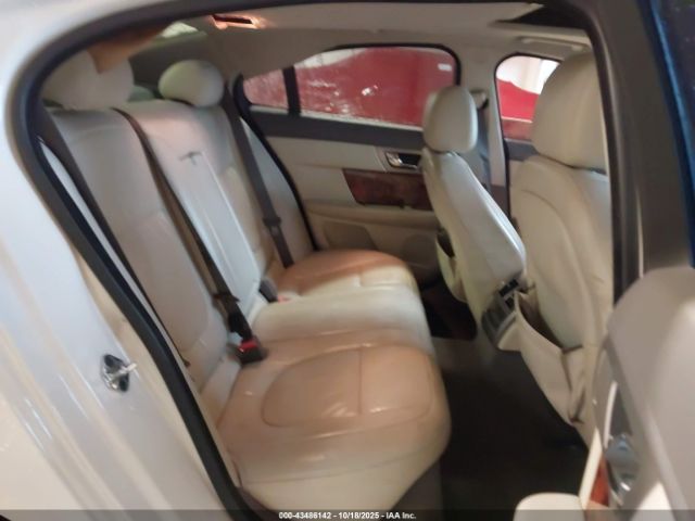 2009 JAGUAR XF SAJWA06B59HR04930 Photo 7