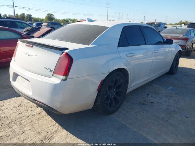 2019 CHRYSLER 300 2C3CCABG5KH682736 Photo 3