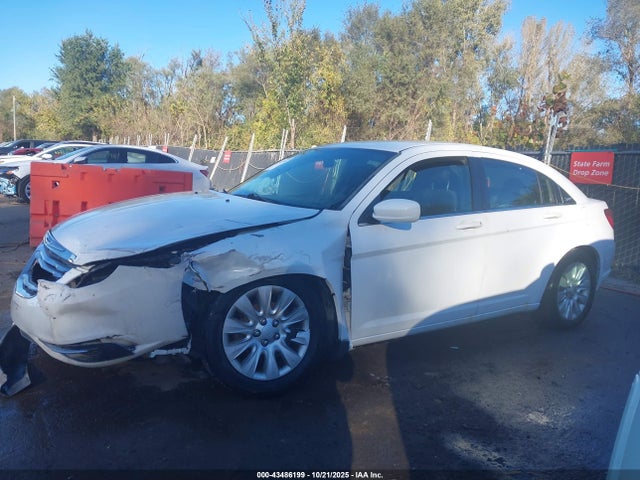 43486199 :رقم المزاد ، 1C3CCBAB3EN122270 vin ، 2014 Chrysler 200 Lx مزاد بيع