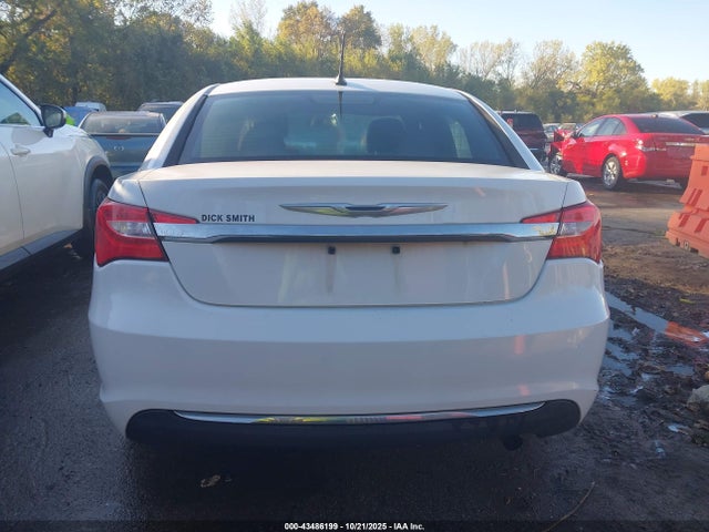 43486199 :رقم المزاد ، 1C3CCBAB3EN122270 vin ، 2014 Chrysler 200 Lx مزاد بيع