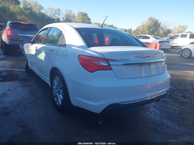 43486199 :رقم المزاد ، 1C3CCBAB3EN122270 vin ، 2014 Chrysler 200 Lx مزاد بيع