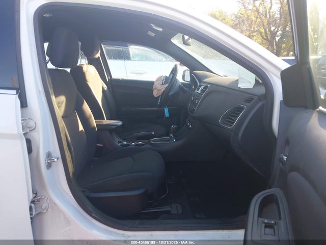 43486199 :رقم المزاد ، 1C3CCBAB3EN122270 vin ، 2014 Chrysler 200 Lx مزاد بيع