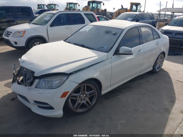 2011 MERCEDES-BENZ C 300 WDDGF5EB8BF629872 Photo 1