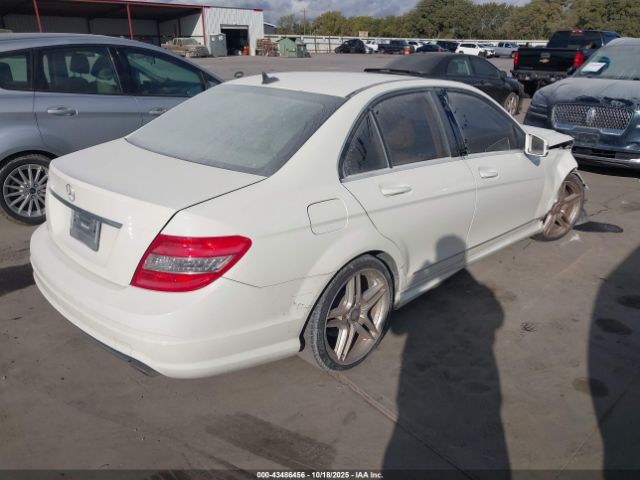 2011 MERCEDES-BENZ C 300 WDDGF5EB8BF629872 Photo 3