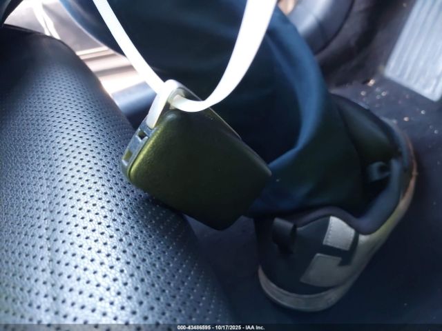 2016 LEXUS IS 200T JTHBA1D24G5038009 Photo 10