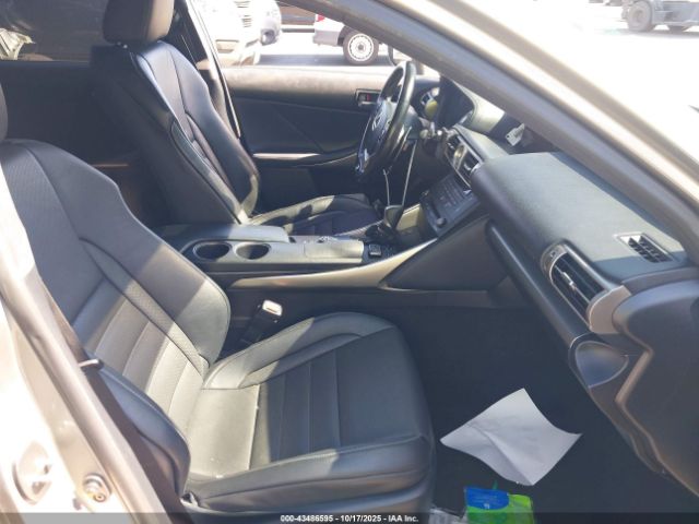 2016 LEXUS IS 200T JTHBA1D24G5038009 Photo 4