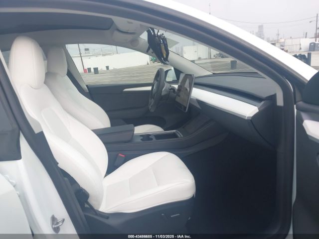 2024 TESLA MODEL Y 7SAYGAEE4RF206674 Photo 4