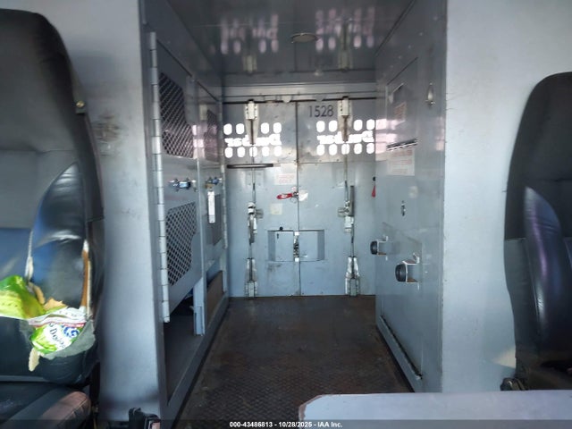 43486813 :رقم المزاد ، 3C7WRMAL1EG172852 vin ، 2014 Ram 5500 Chassis Tradesman/slt مزاد بيع