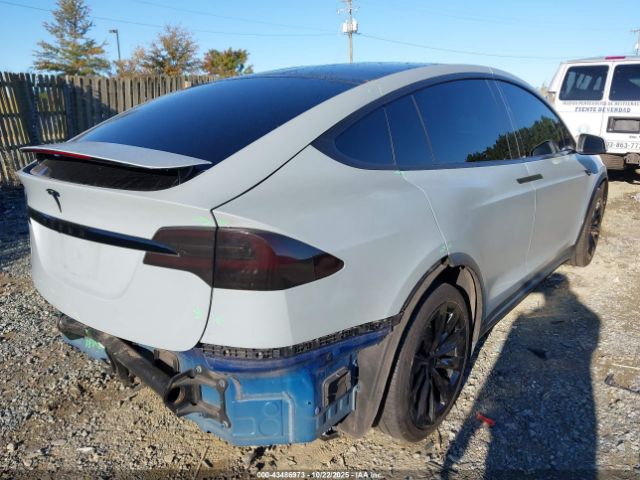 2019 TESLA MODEL X 5YJXCAE25KF211642 Photo 3