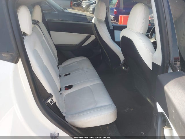 2021 TESLA MODEL Y 5YJYGDEE1MF069488 Photo 7