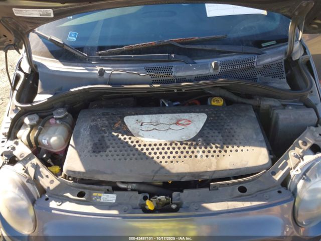 2015 FIAT 500E 3C3CFFGE5FT503720 Photo 9