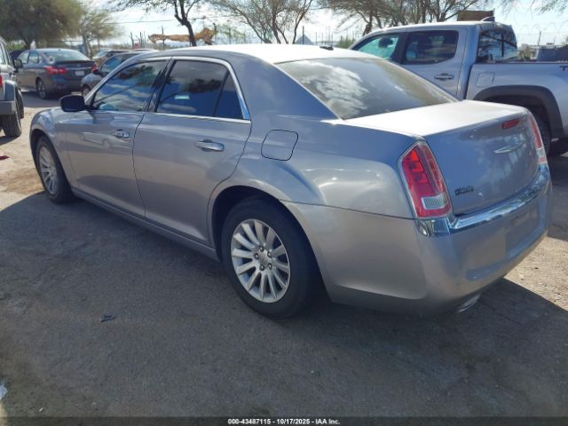 2014 CHRYSLER 300 2C3CCAAG2EH382657 Photo 2
