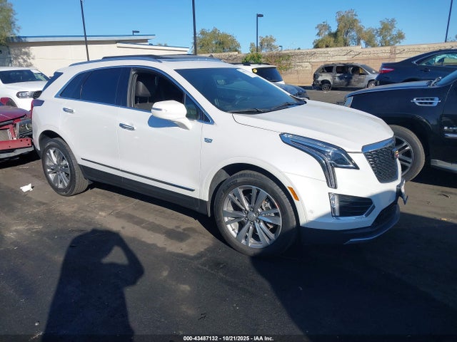 2022 CADILLAC XT5 1GYKNER42NZ163100 Photo 0