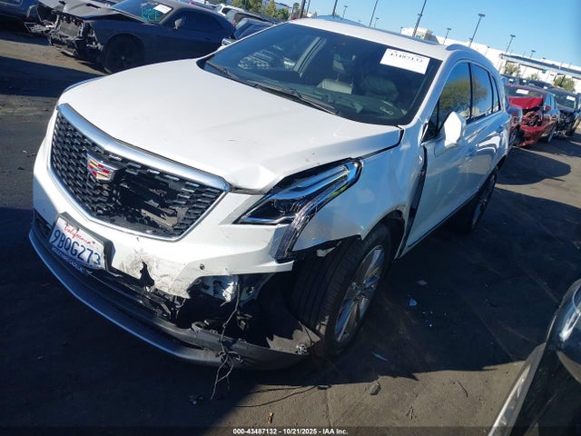 2022 CADILLAC XT5 1GYKNER42NZ163100 Photo 1