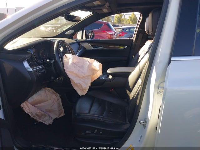 2022 CADILLAC XT5 1GYKNER42NZ163100 Photo 4