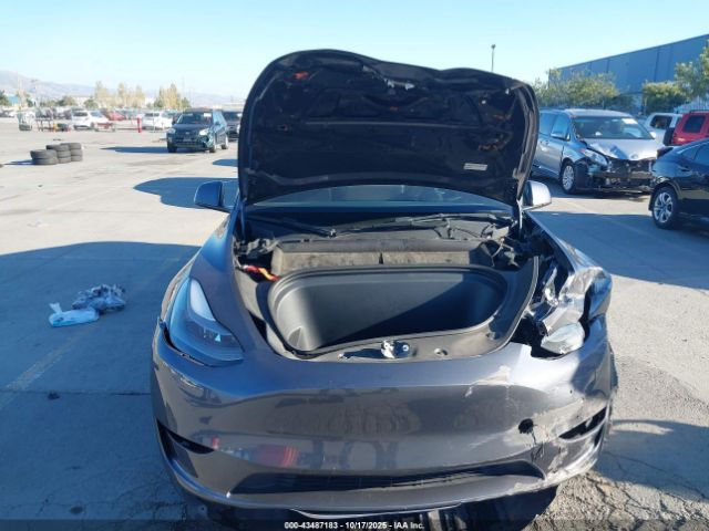 2023 TESLA MODEL Y 7SAYGDEE0PF902172 Photo 9