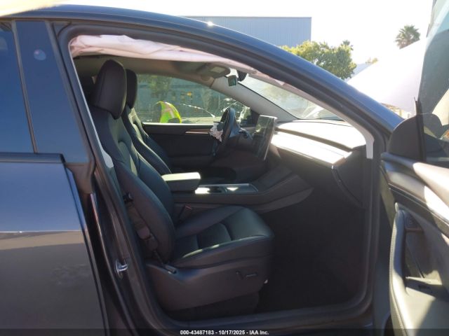 2023 TESLA MODEL Y 7SAYGDEE0PF902172 Photo 4