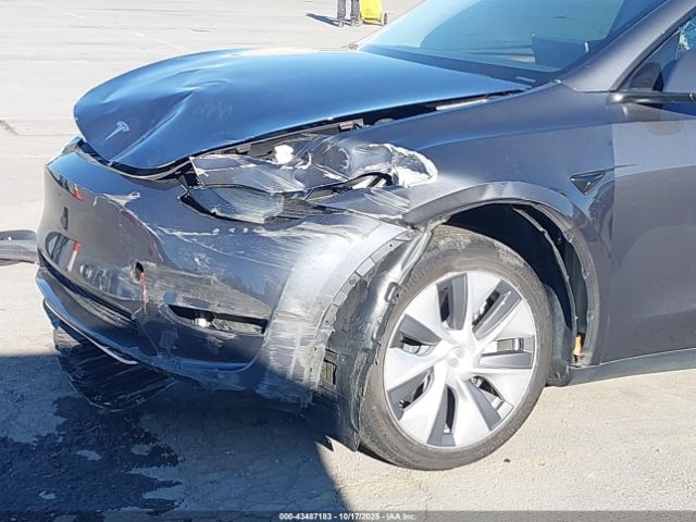 2023 TESLA MODEL Y 7SAYGDEE0PF902172 Photo 5