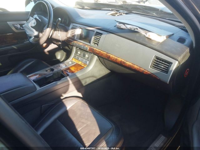 2009 JAGUAR XF SAJWA05B29HR03106 Photo 4