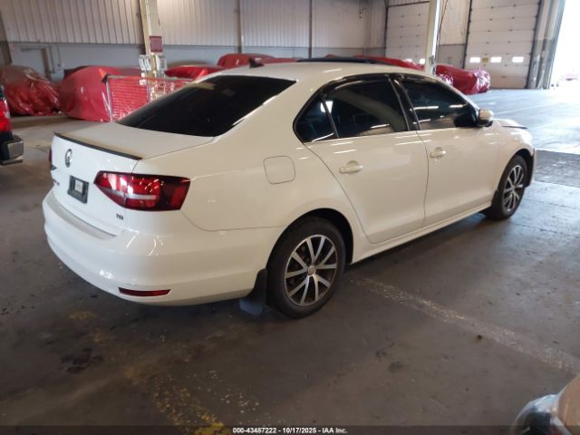 2018 VOLKSWAGEN JETTA 3VWDB7AJ4JM262644 Photo 3